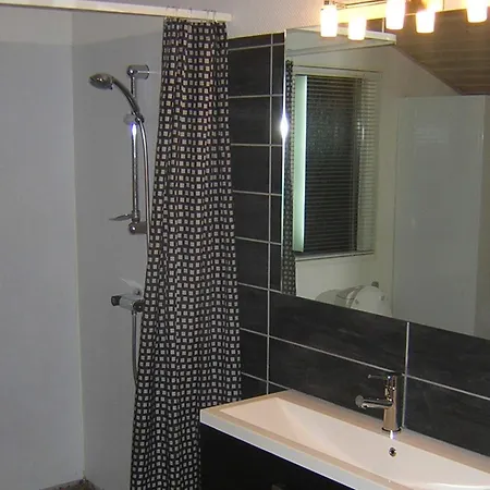 4 Star In Nyaraló